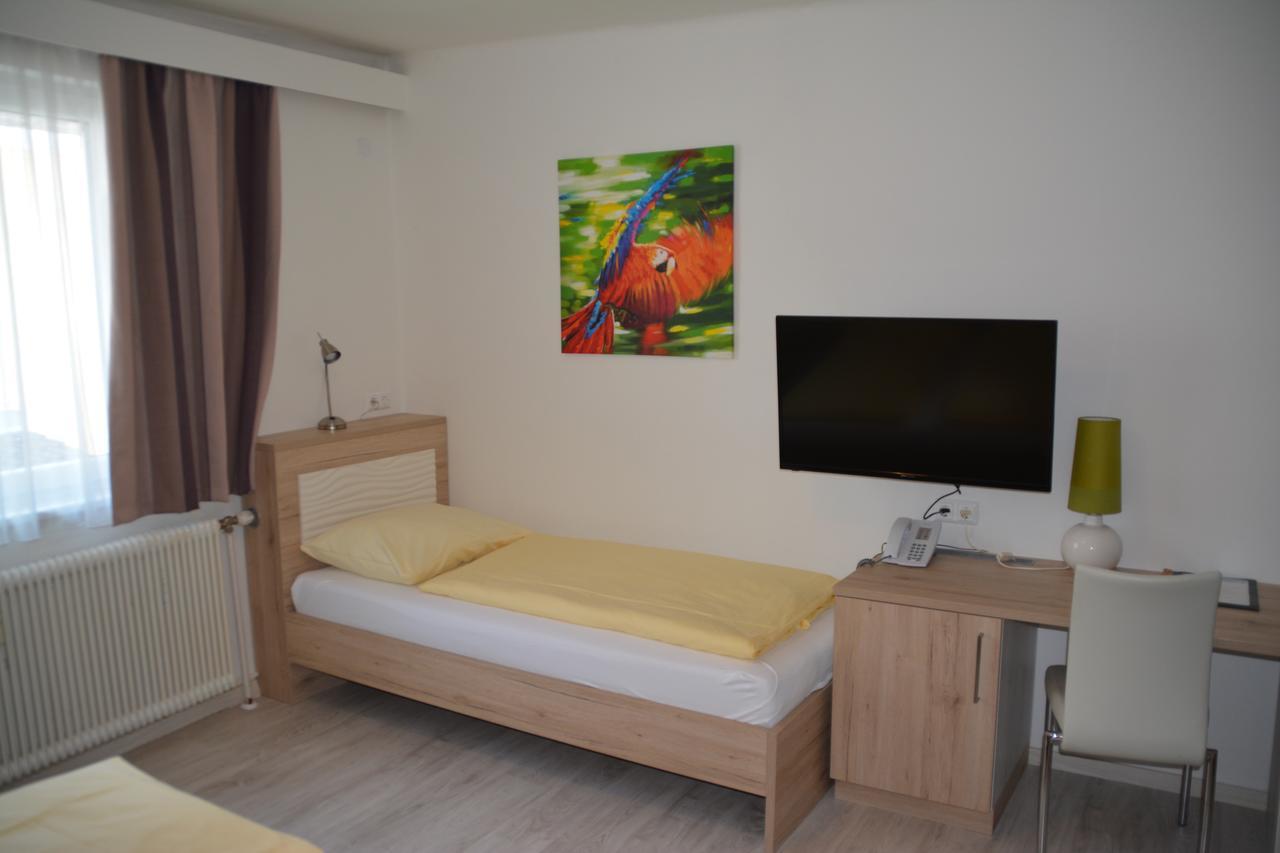Hotel Lenau Штокерау Екстер'єр фото