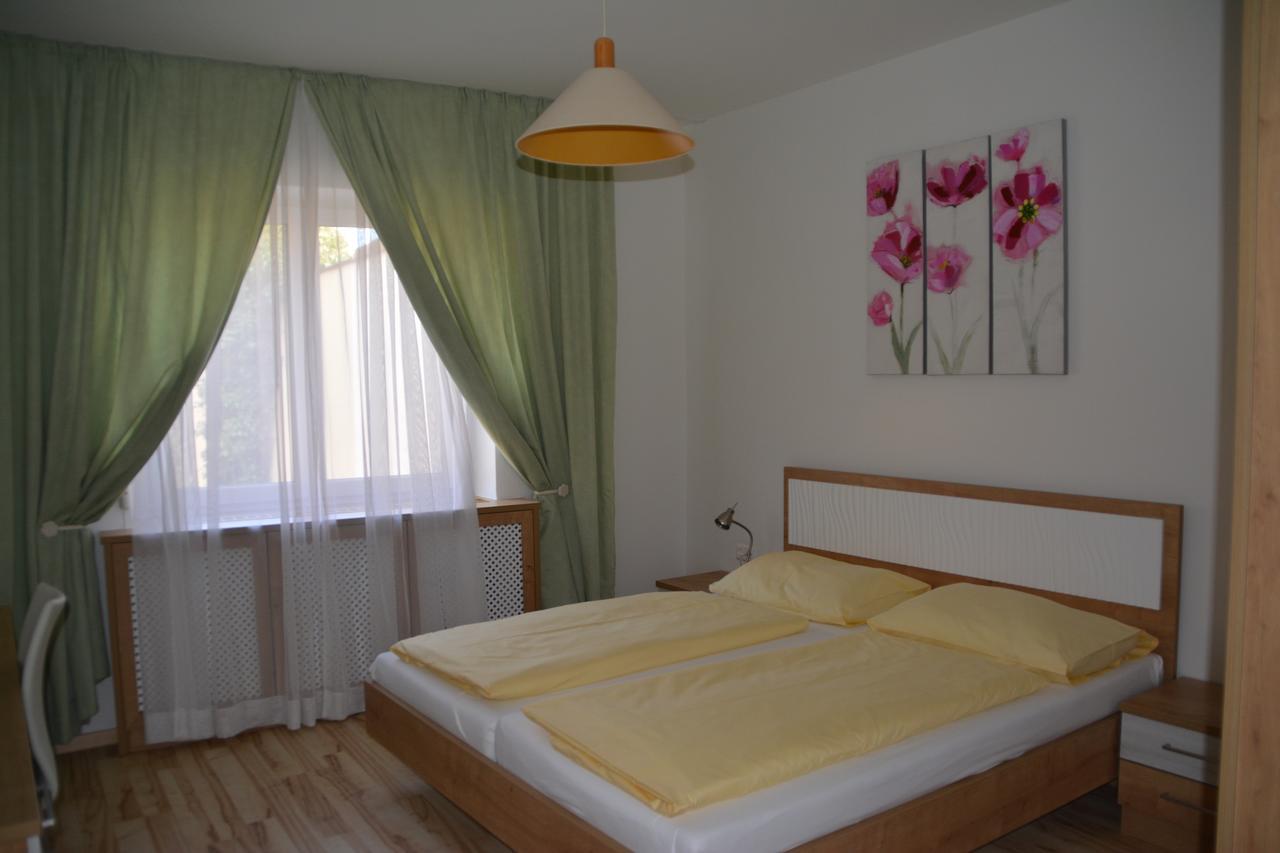 Hotel Lenau Штокерау Екстер'єр фото