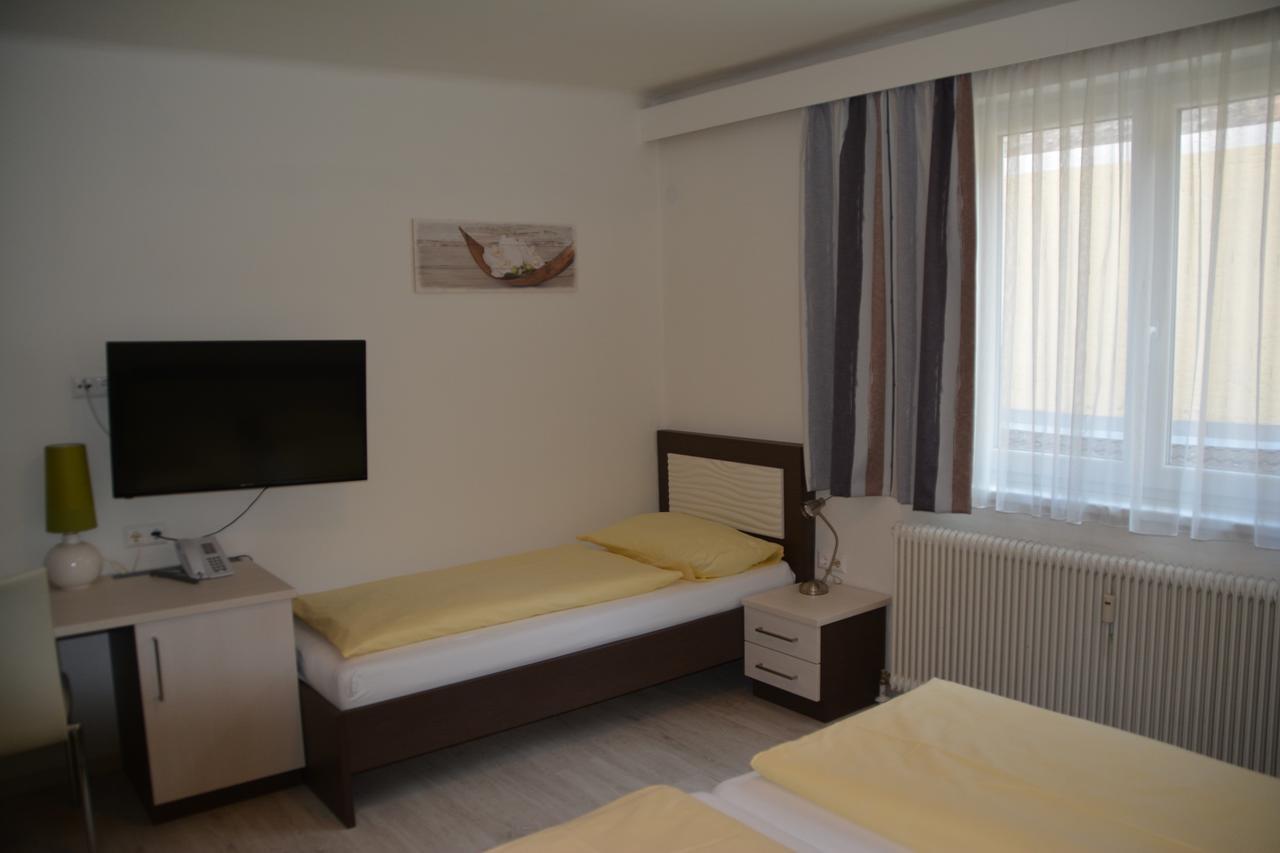 Hotel Lenau Штокерау Екстер'єр фото