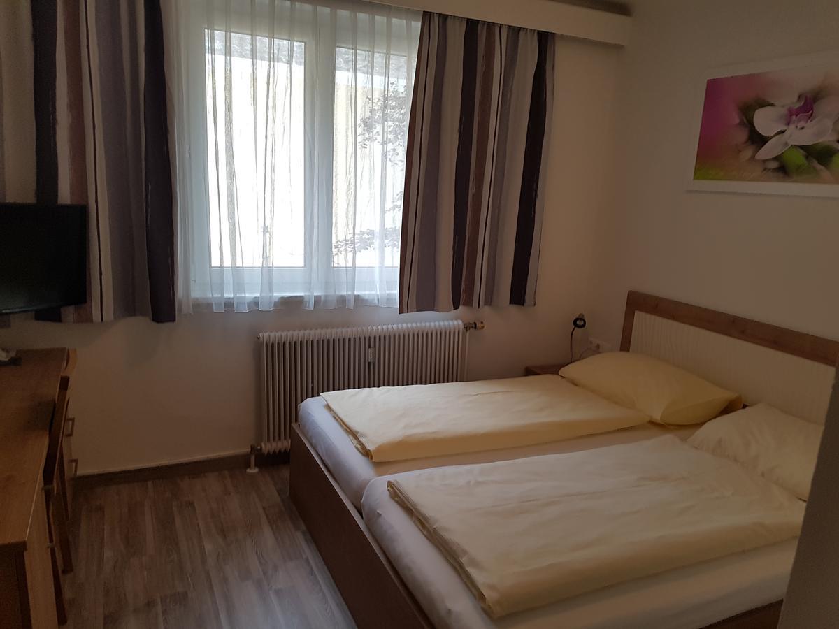 Hotel Lenau Штокерау Екстер'єр фото